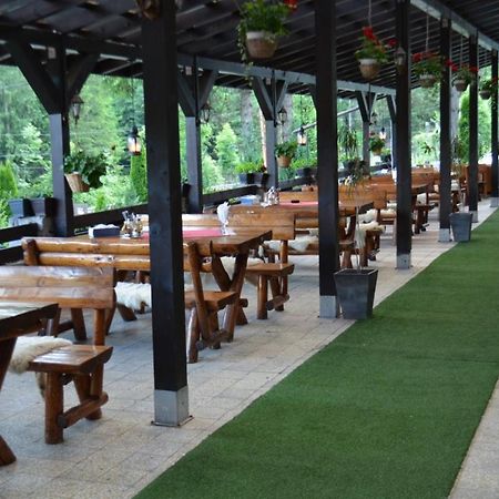 Hanul Izvorul Rece Sinaia Exterior foto