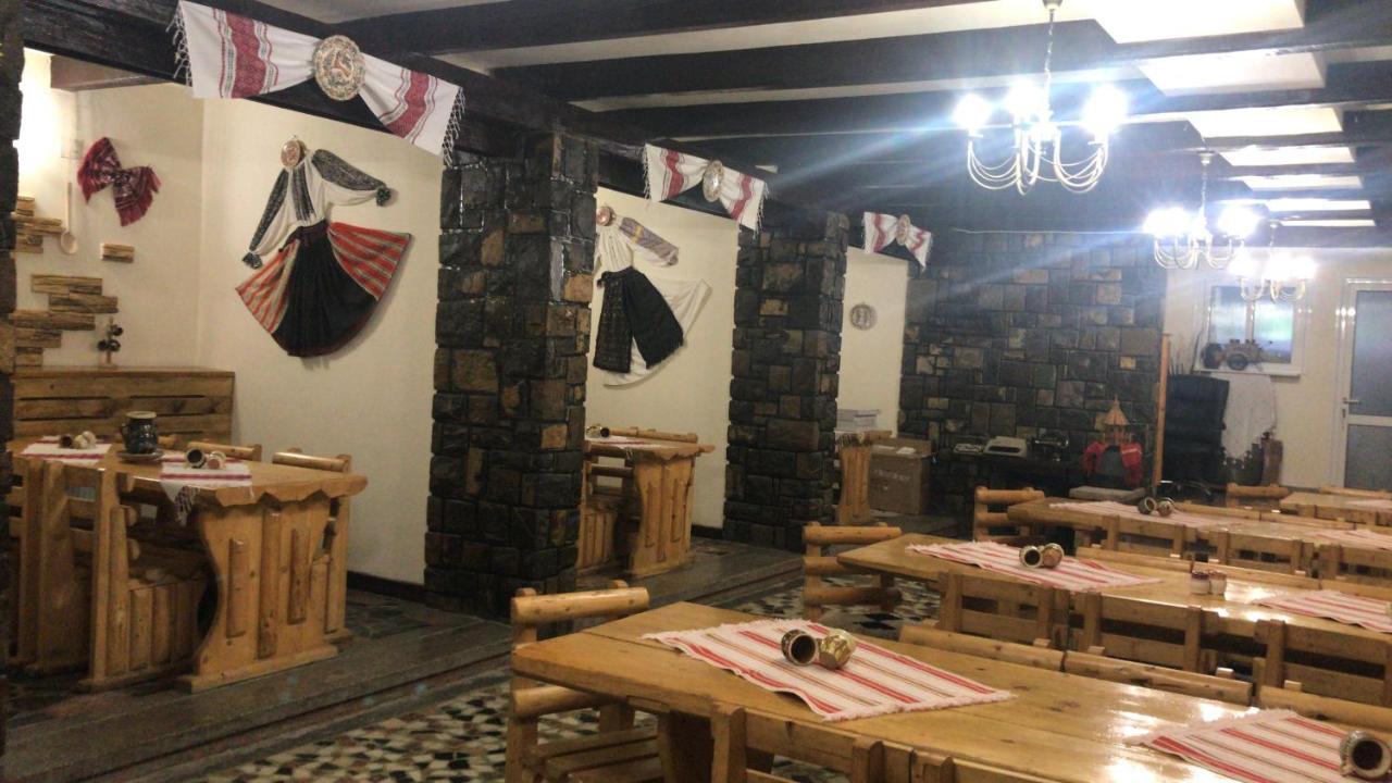 Hanul Izvorul Rece Sinaia Exterior foto