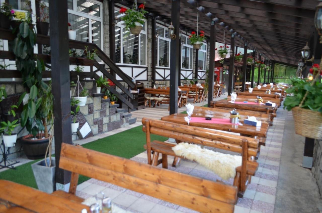 Hanul Izvorul Rece Sinaia Exterior foto