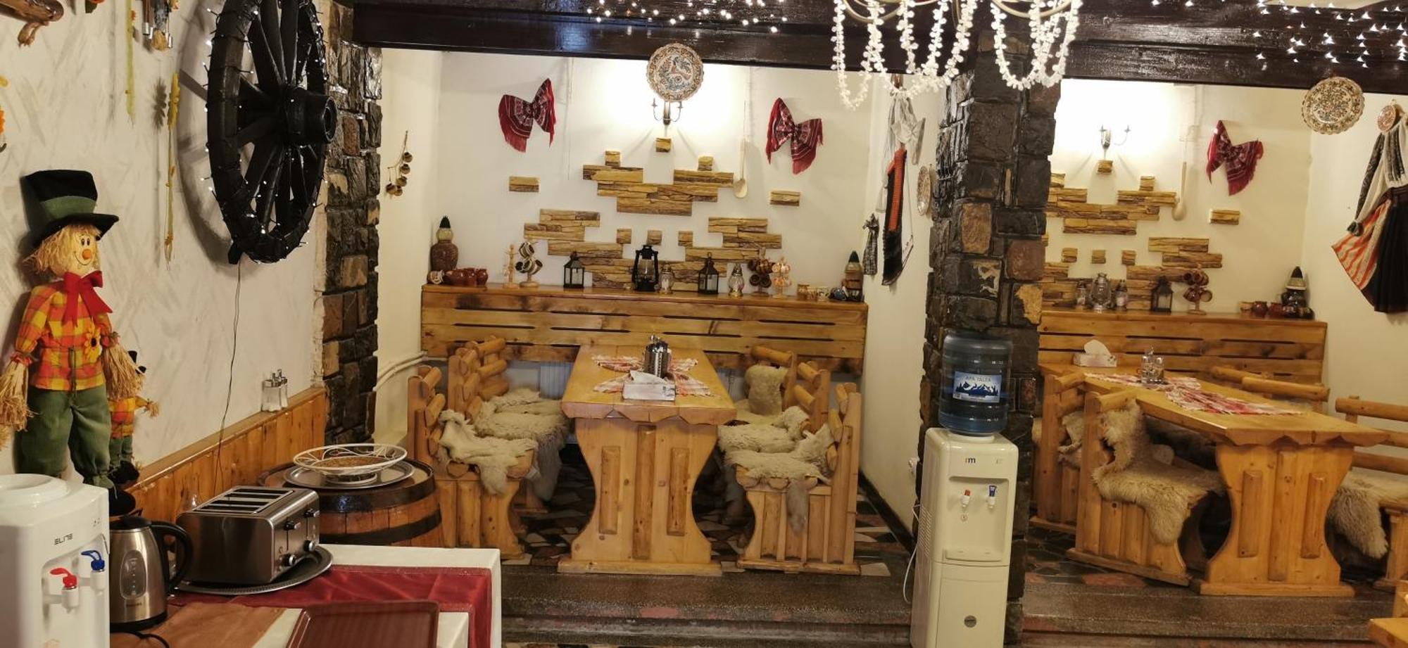 Hanul Izvorul Rece Sinaia Exterior foto