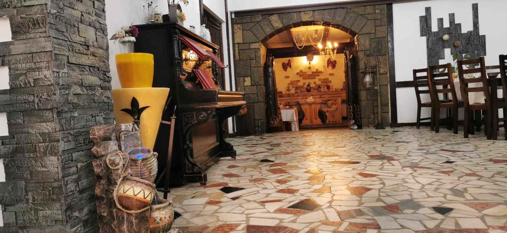 Hanul Izvorul Rece Sinaia Exterior foto